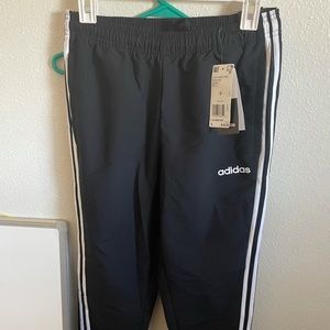 Adidas wind pant NWT